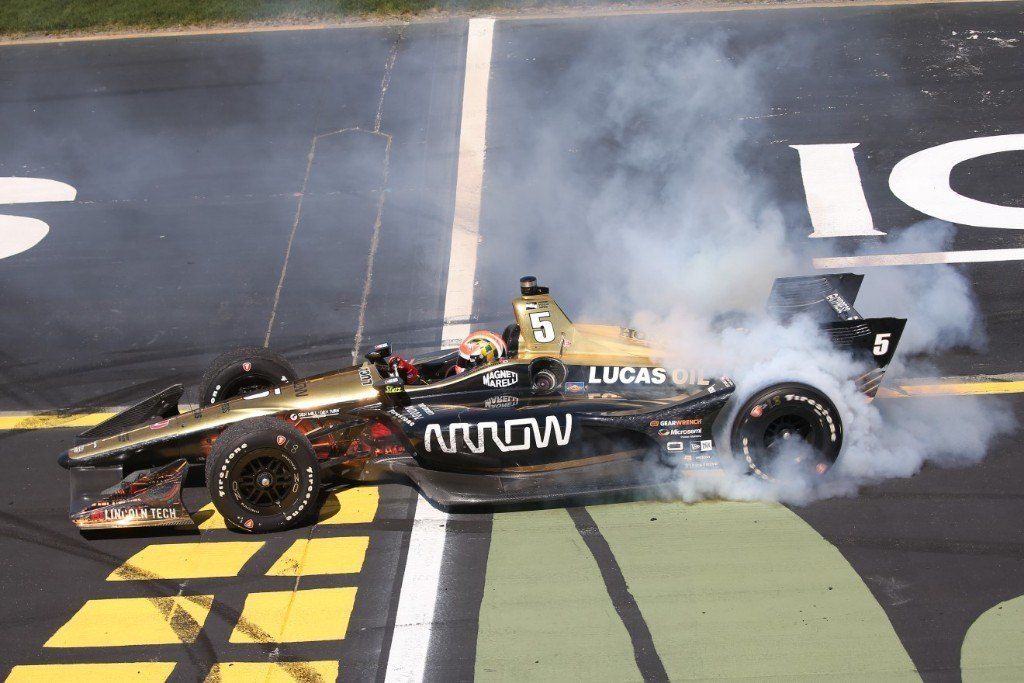 James Hinchcliffe vuelve a la senda de la victoria en Iowa