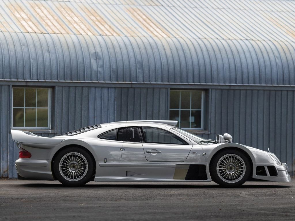 Uno de los raros Mercedes-AMG CLK GTR a subasta por más de 4 millones