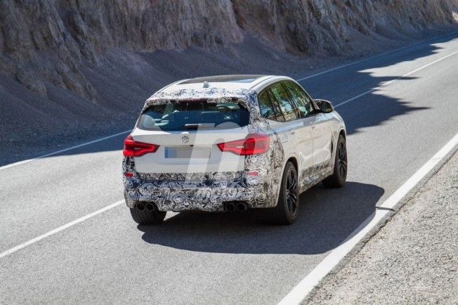 BMW X3 M 2019 - foto espía posterior