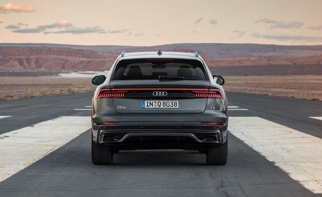 Audi Q8 - posterior