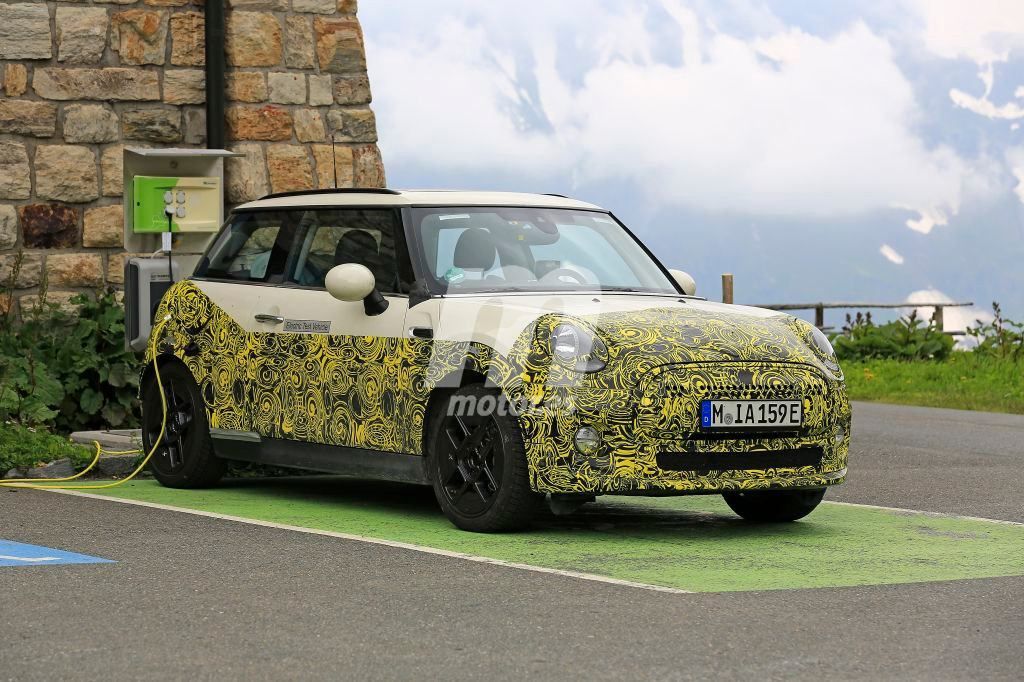 El nuevo MINI Electrico nos revela su interior por primera vez