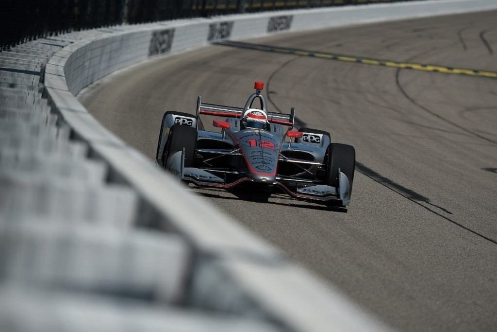 Will Power se exhibe con una incontestable pole en Iowa