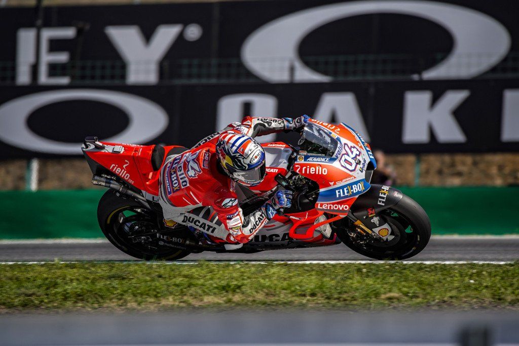 Dovizioso supera a Lorenzo en la 'guerra civil' de Ducati en Brno