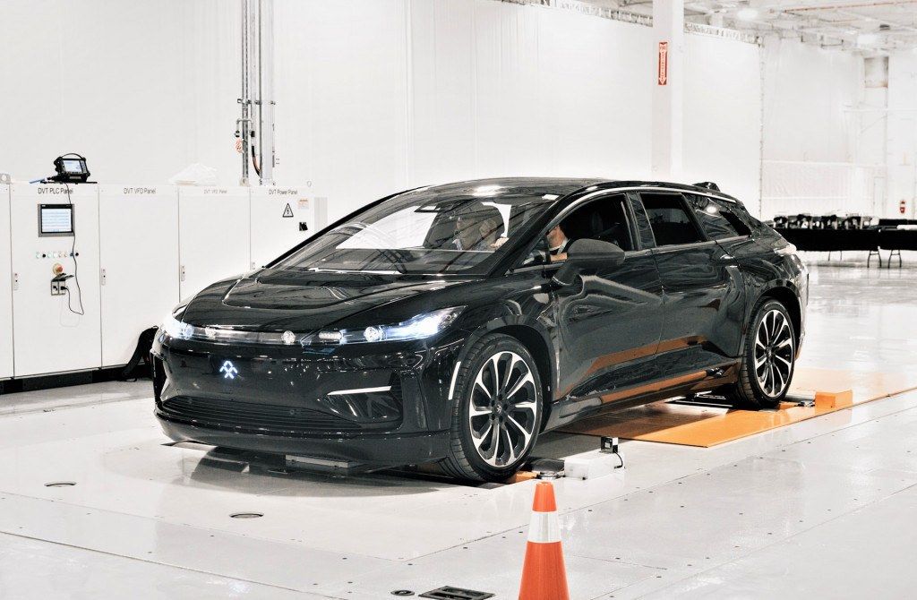 Faraday Future ensambla el primer FF91 de pre-producción en California