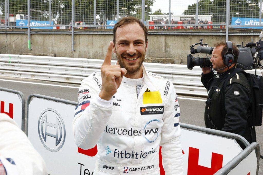 Paffett sale reforzado de la visita del DTM a Brands Hatch