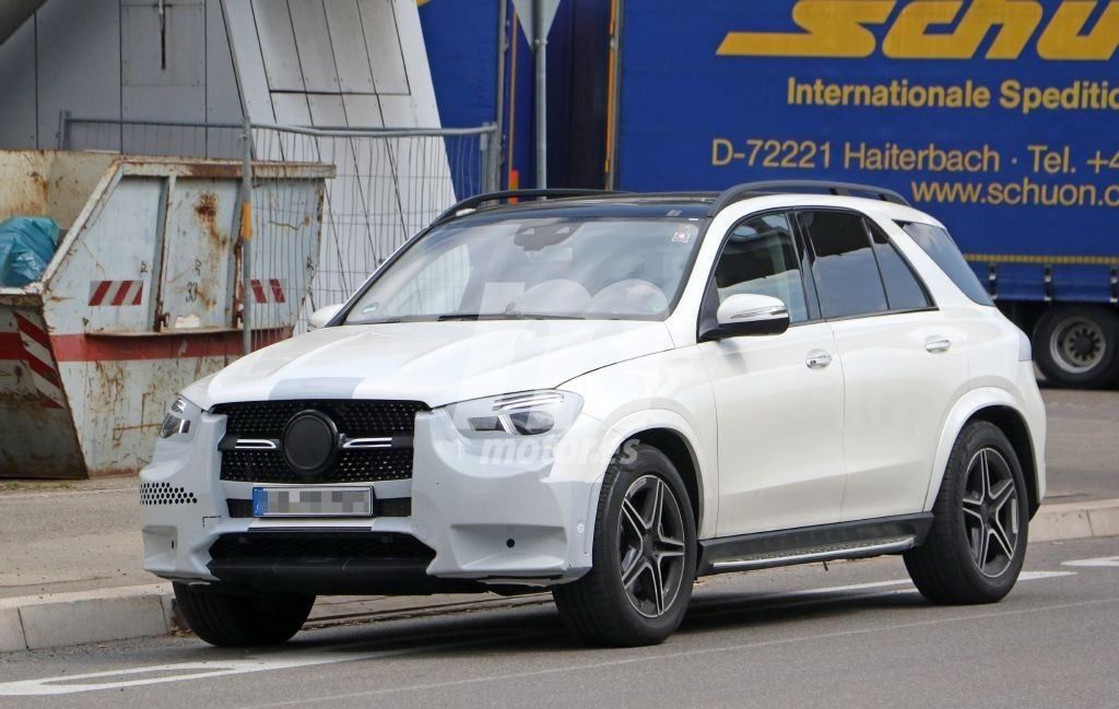 Mercedes ultima la puesta a punto del nuevo GLE casi desnudo antes de su debut mundial