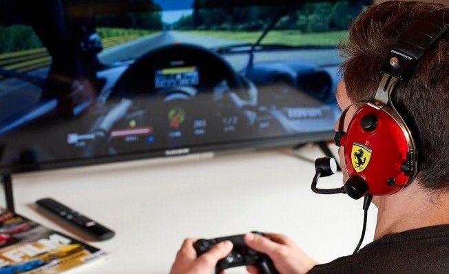 Auriculares Thrustmaster T.Racing Scuderia Ferrari Edition