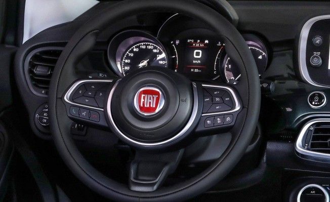 Fiat 500X 2019 - interior