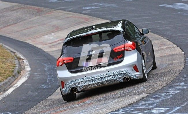 Ford Focus ST 2019 - foto espía posterior