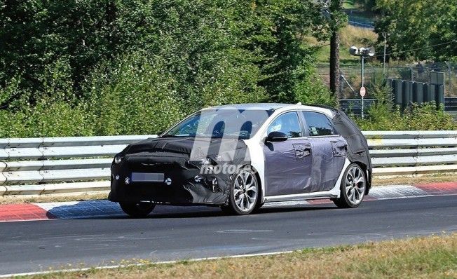 Kia Ceed GT - foto espía