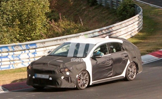 Kia Proceed GT - foto espía