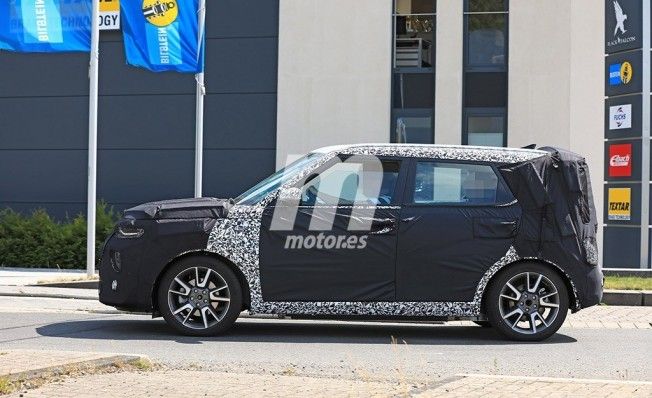 Kia Soul EV 2019 - foto espía lateral