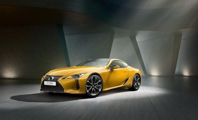 Lexus LC 500h Yellow Edition