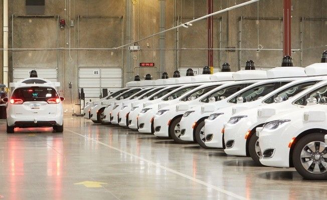 Flota de prototipos de coches autónomos de Waymo