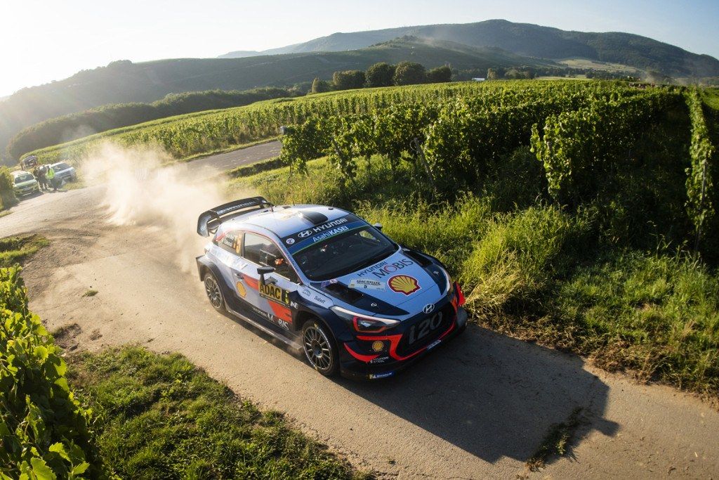 Thierry Neuville salva una difícil situación en Alemania