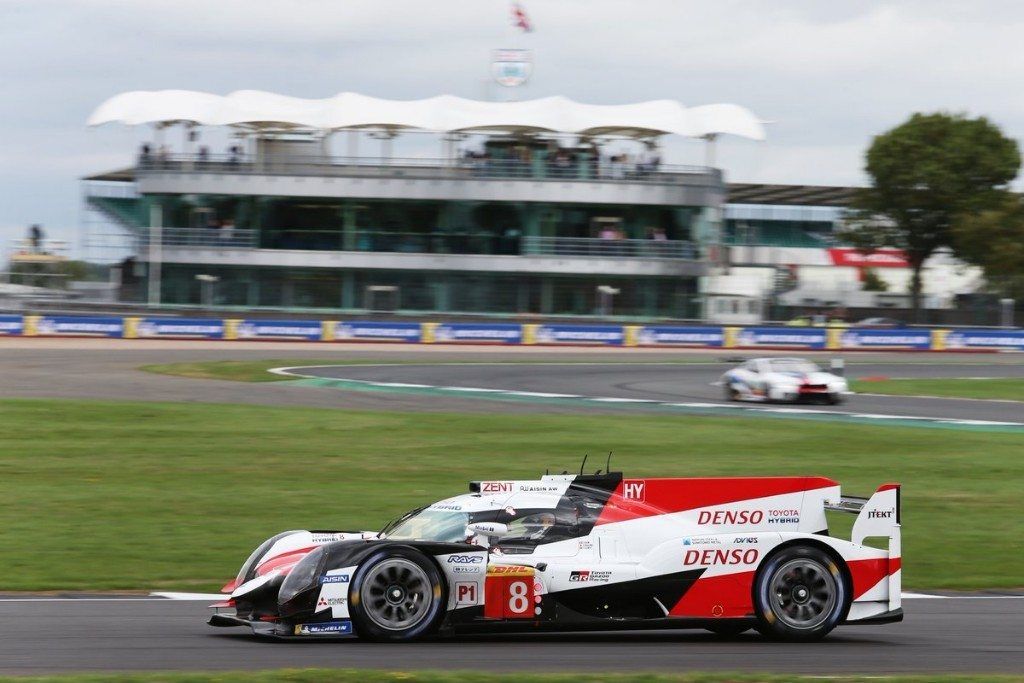 Buemi hace de héroe y mantiene el pleno del Toyota de Alonso en el WEC