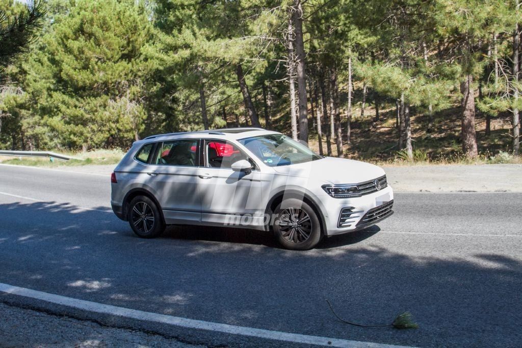 El nuevo Volkswagen Tiguan L GTE híbrido cazado en Europa