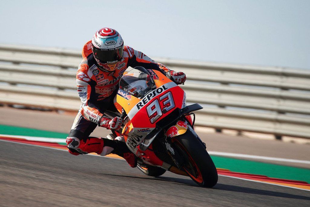 Marc Márquez le gana la partida a Andrea Dovizioso en Motorland