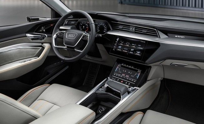 Audi e-tron - interior