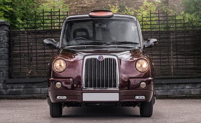 Taxi TX4 preparado por Kahn Design