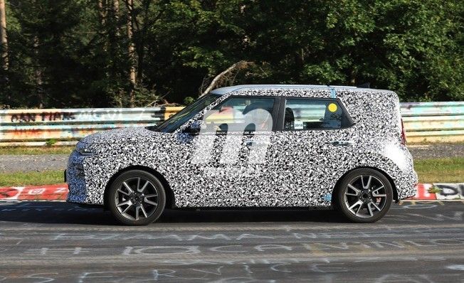 Kia Soul EV 2019 - foto espía lateral