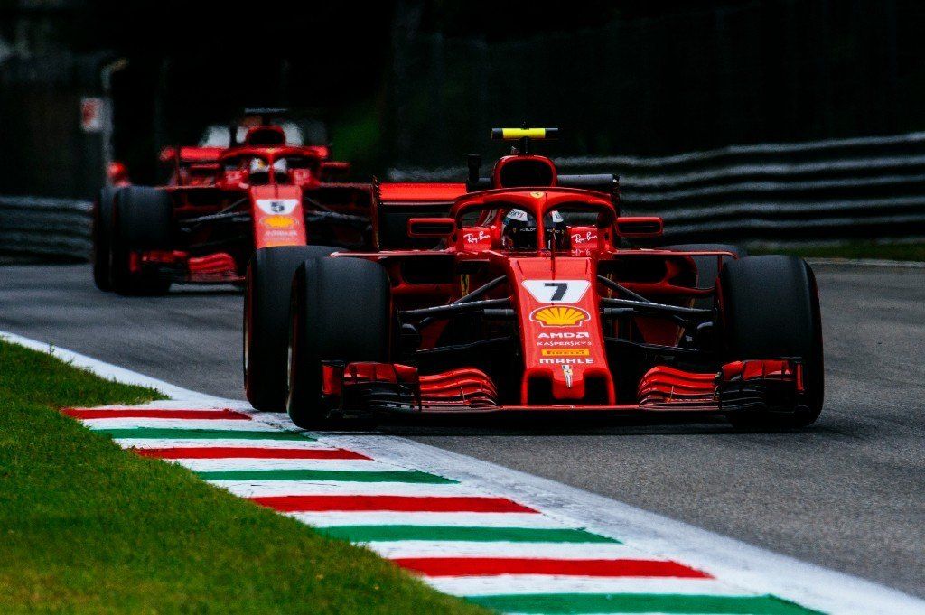 Raikkonen deja sin pole a Hamilton y Vettel