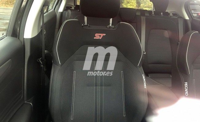 Ford Focus ST 2019 - foto espía interior