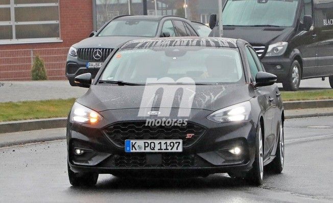 Ford Focus ST 2019 - foto espía frontal