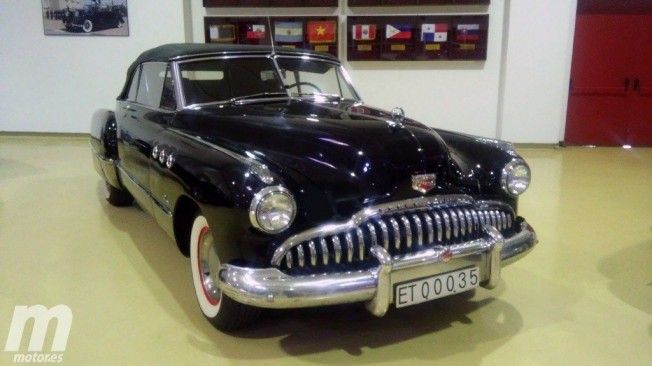 Coches clásicos de la Sala Histórica de la Guardia Real