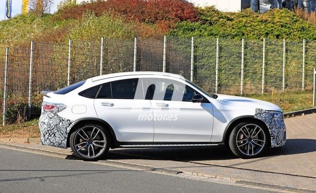 Mercedes-AMG GLC 63 Coupé 2019 - foto espía lateral