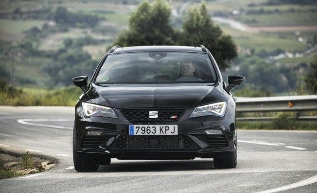 SEAT León ST Cupra Black Carbon - frontal