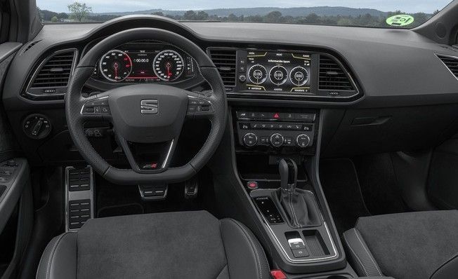 SEAT León ST Cupra Black Carbon - interior