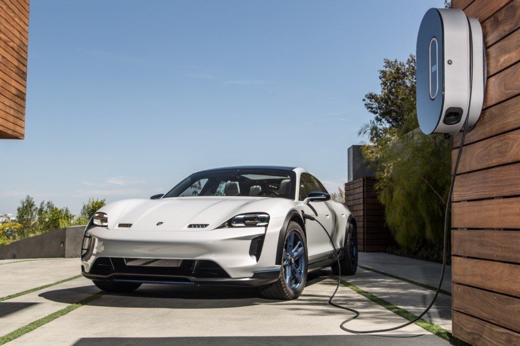 Porsche anuncia una gran inversión para ampliar su estrategia de electrificación