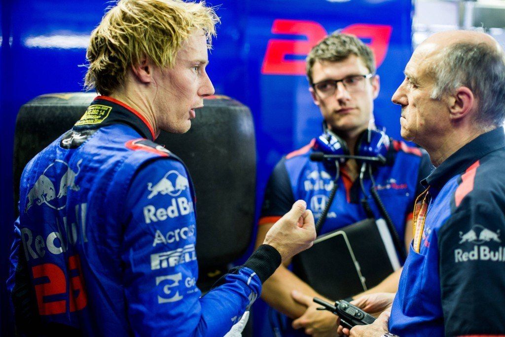 Tost: "Hartley debe mejorar para seguir en Toro Rosso, decidiremos en diciembre"