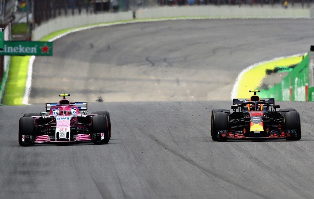 'Dos tontos muy tontos' a final de recta en Interlagos