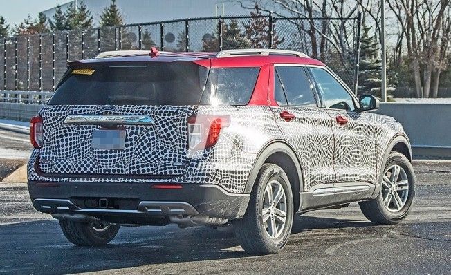 Ford Explorer 2019 - foto espía posterior