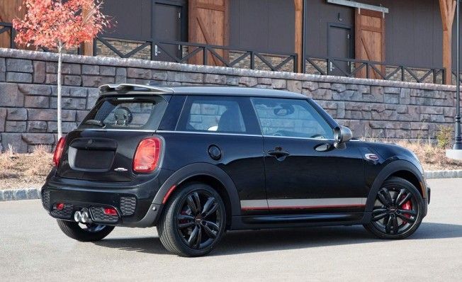 MINI John Cooper Works Knights Edition - posterior