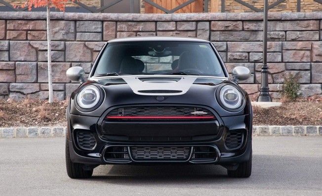 MINI John Cooper Works Knights Edition - frontal