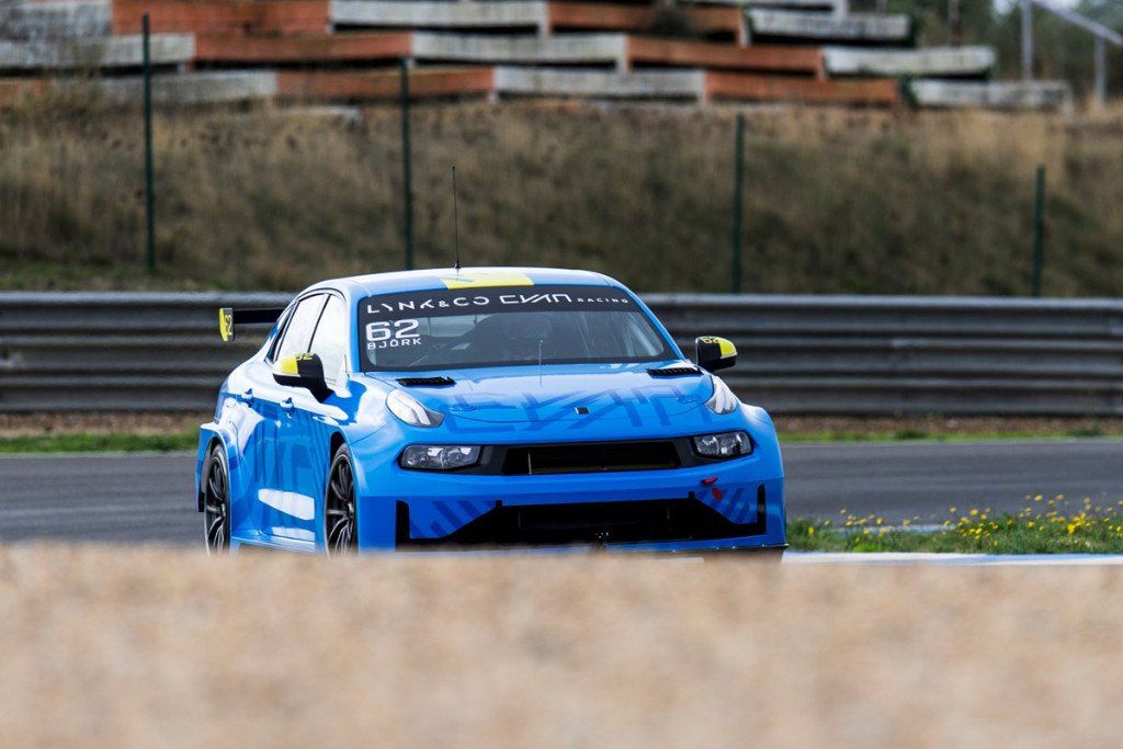 Primeros test del Lynk & Co 03 TCR en Mantorp y Estoril