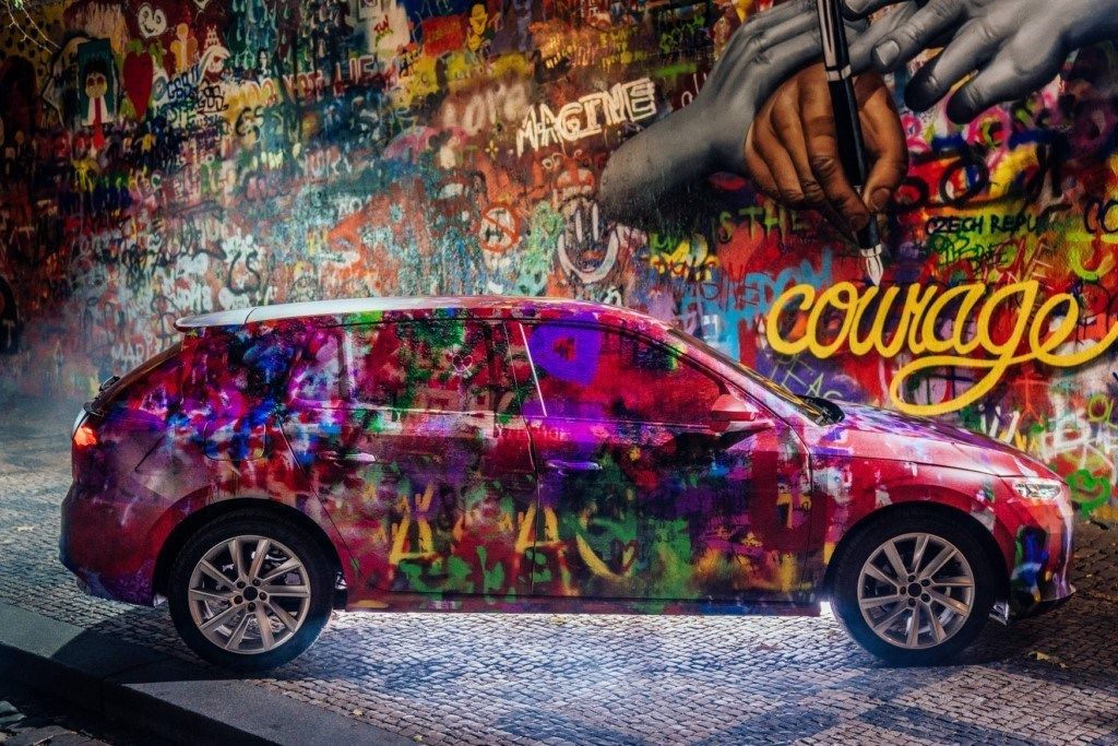 El nuevo Skoda Scala cambia su camuflaje por un graffiti