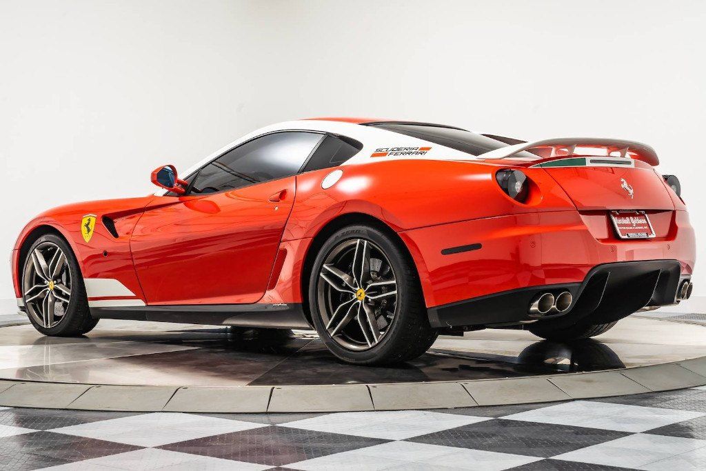 Dos de los raros Ferrari 599 GTB 60F1 Fernando Alonso Edition a la venta