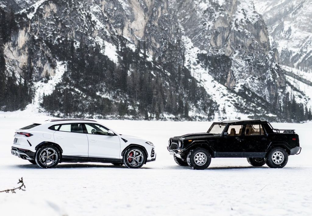 Así se ve el nuevo Lamborghini Urus junto al clásico Lamborghini LM 002