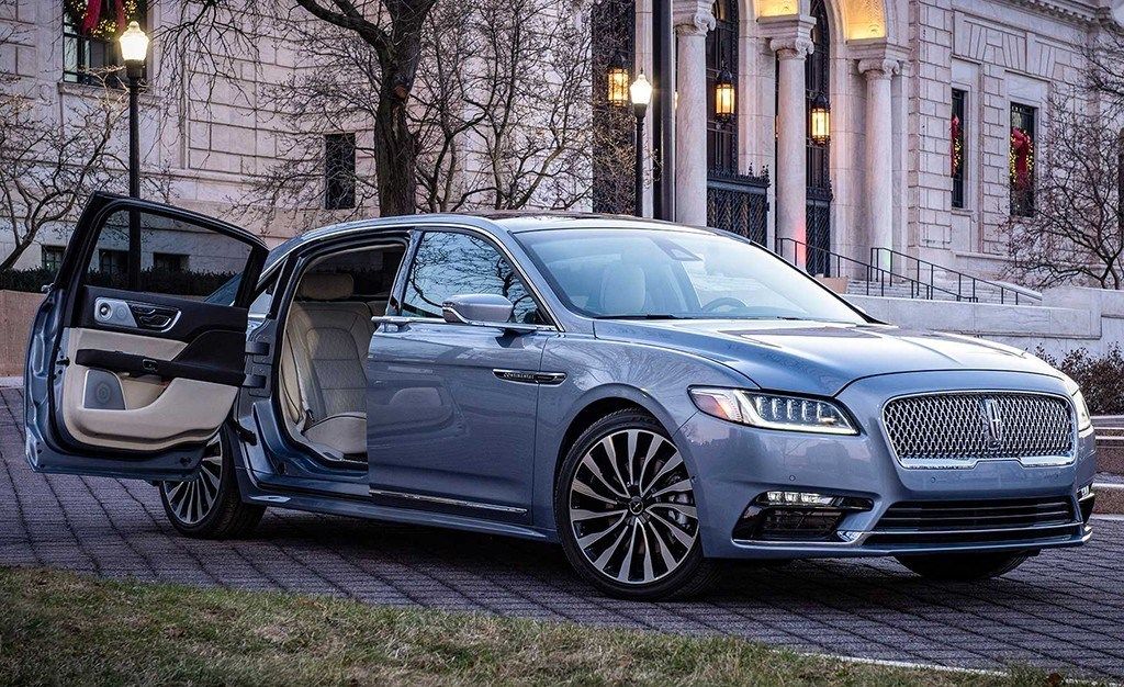 El Lincoln Continental estrena puertas suicidas gracias a una edición limitada