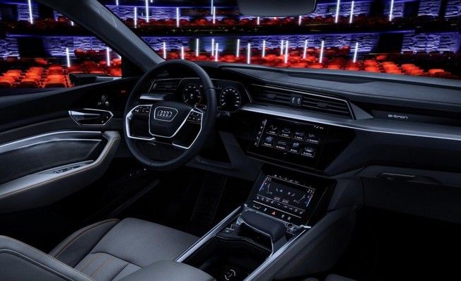 Audi e-tron - interior