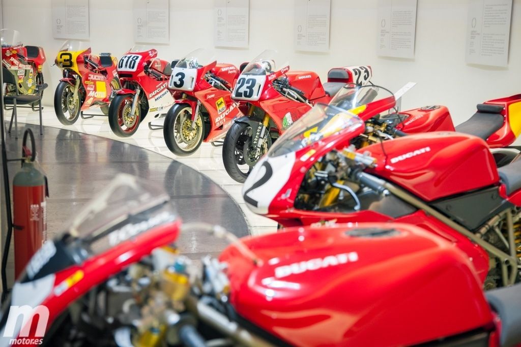 Nos deleitamos con las joyas del museo y la fábrica de Ducati