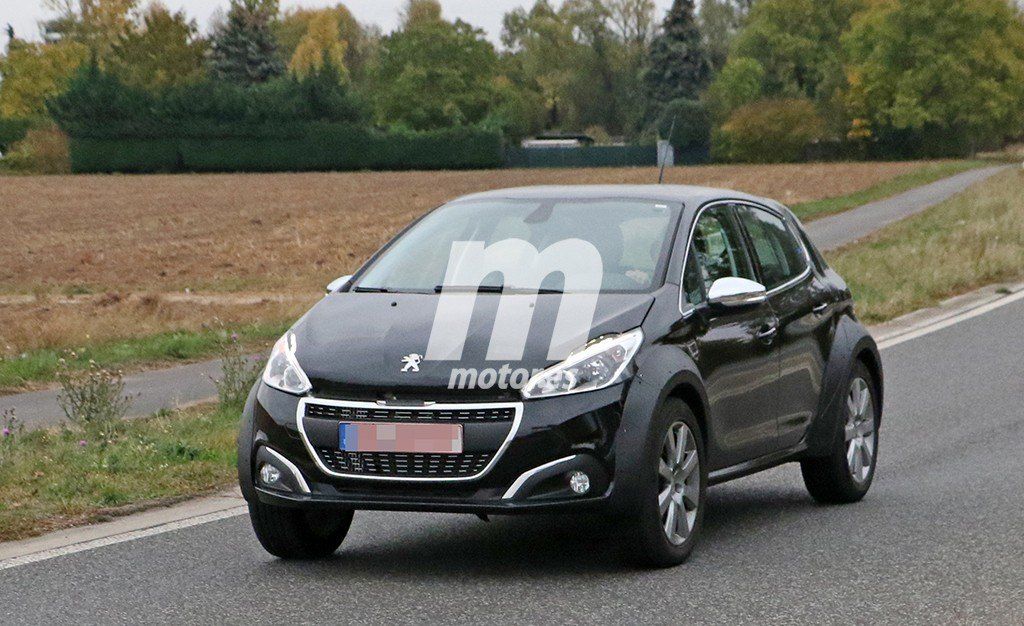 Avistada una mula de pruebas del Peugeot 1008, el nuevo SUV francés