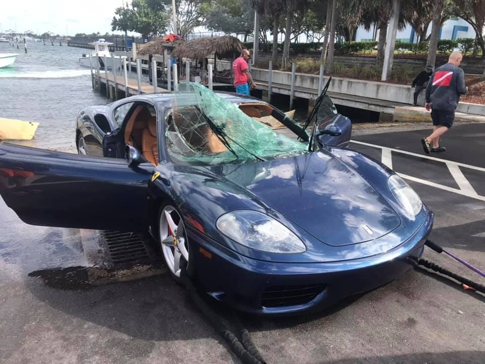 Un Ferrari 360 Modena acaba en el fondo del mar [con vídeo]