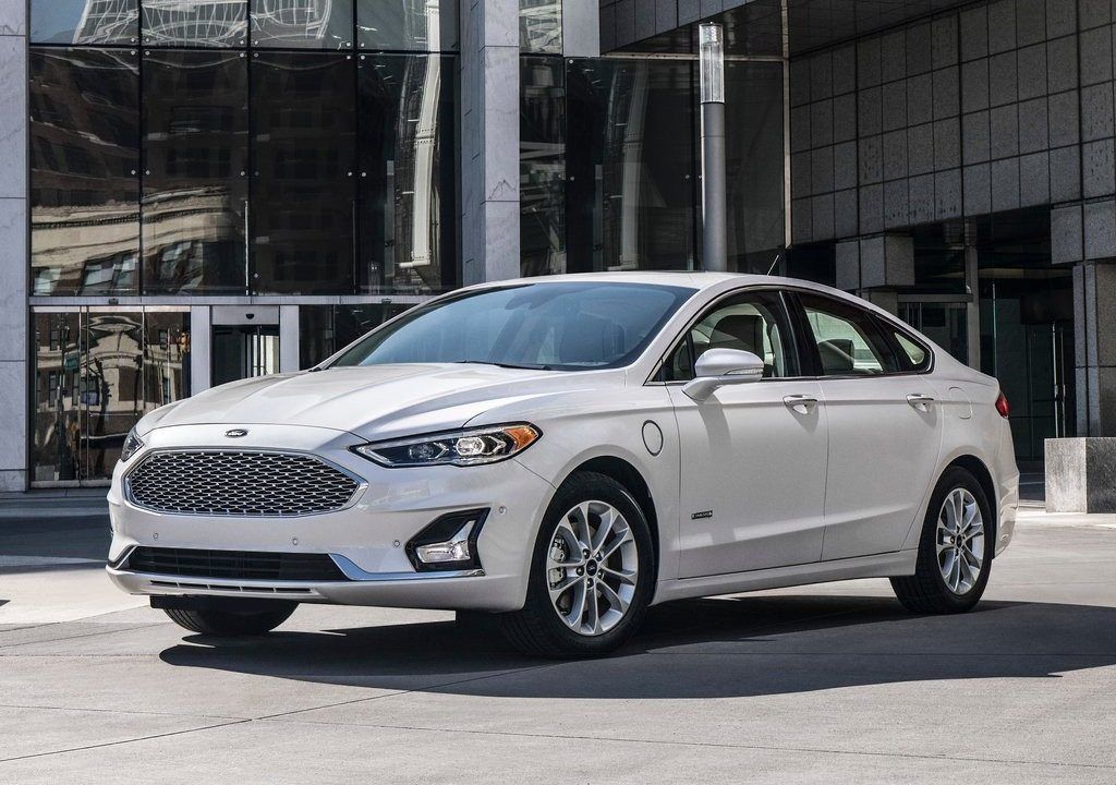 El Ford Fusion sobrevivirá algo más de lo esperado