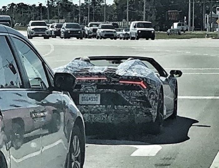 El nuevo Lamborghini Huracán EVO Spyder ya rueda descapotado