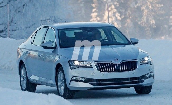 Skoda Superb 2020 - foto espía